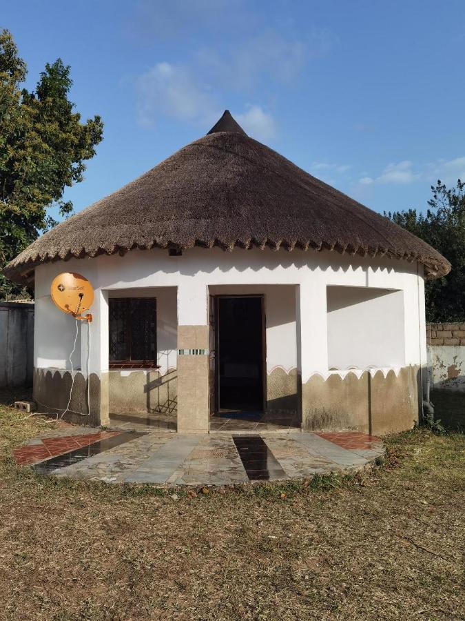 The Round House Manguzi Exterior photo